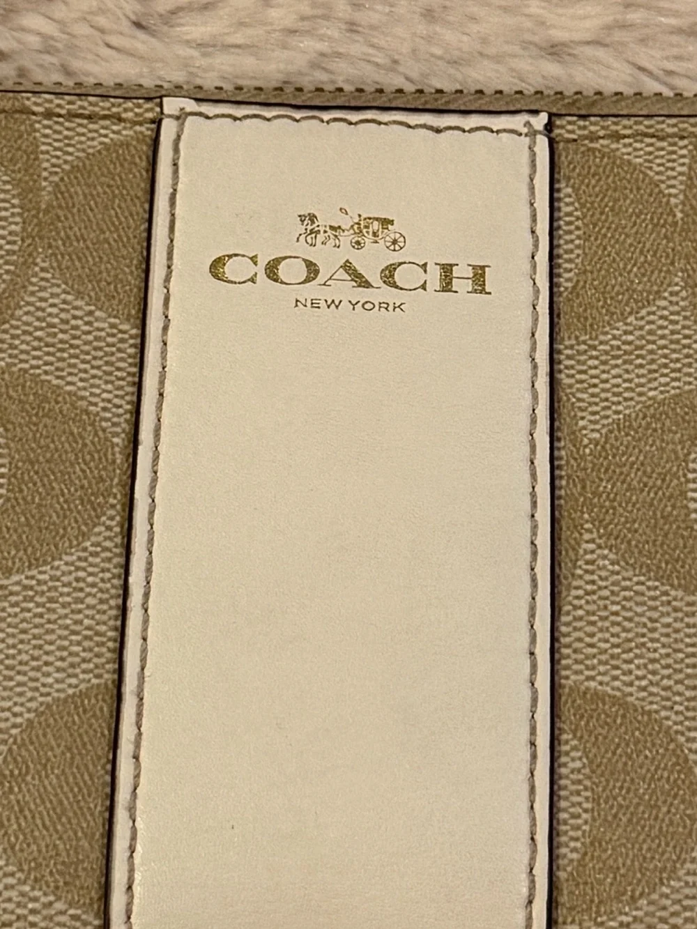 Coach 🤍 corner